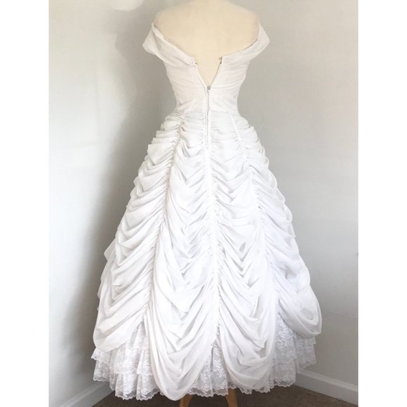 Vintage White Layered Ball Gown Wedding Dress - Picture 16 of 17